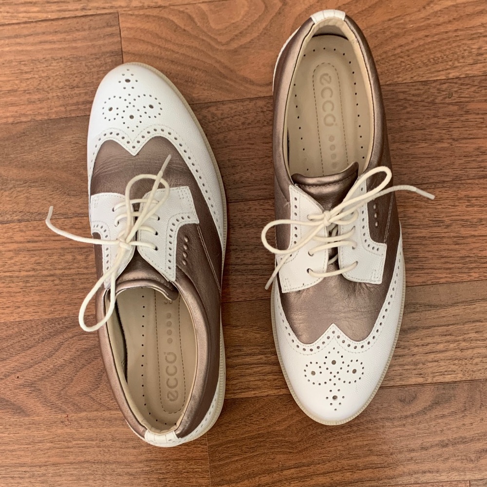 ECCO Bronze and White Leather Oxfords. - Picture 12 of 15